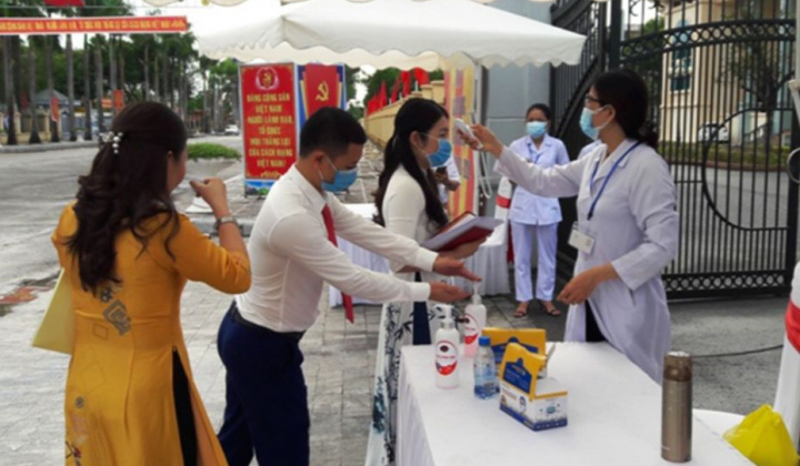Thanh Hóa: Yêu cầu kiểm điểm trách nhiệm Chủ tịch UBND xã và  Trạm trưởng Trạm Y tế do vi phạm trong phòng, chống Covid-19