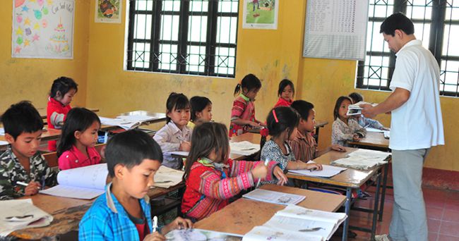 Quy định việc dạy và học tiếng nói, chữ viết của dân tộc thiểu số trong trường phổ thông