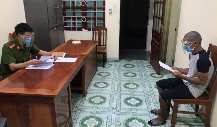 Khởi tố, bắt tạm giam đối tượng “Chống người thi hành công vụ” tại chốt kiểm dịch Covid 19