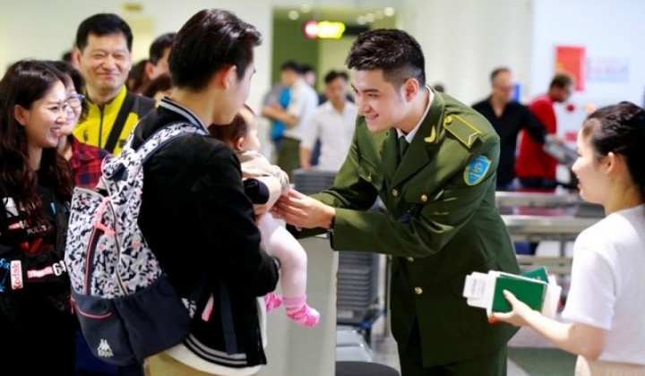 Thực trạng và giải pháp xây dựng văn hóa công vụ ở Việt Nam hiện nay