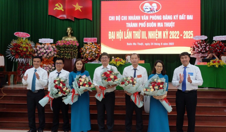Đắk Lắk: Chi bộ Chi nhánh Văn phòng đăng ký đất đai TP. Buôn Ma Thuột tổ chức thành công đại hội điểm