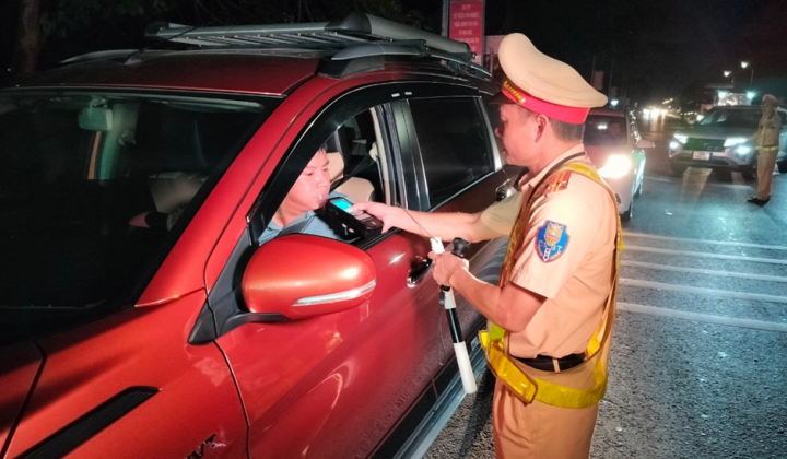 Thanh Hoá tăng cường xử lý vi phạm nồng độ cồn, xây dựng văn hoá “Đã uống rượu bia, không lái xe”