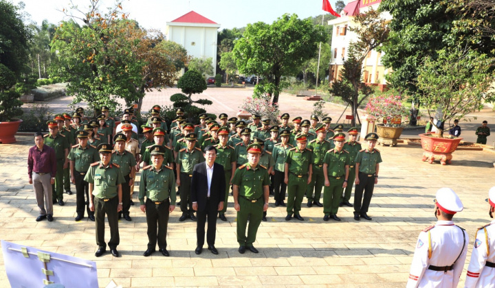 Công an Đắk Nông tổ chức Lễ báo công dâng Bác