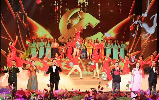 Văn nghệ sĩ với bảo vệ nền tảng tư tưởng của Đảng, đấu tranh phản bác các quan điểm sai trái, thù địch