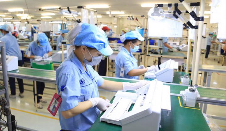 Bảo đảm quyền lao động và việc làm trong Hiến pháp và pháp luật Việt Nam