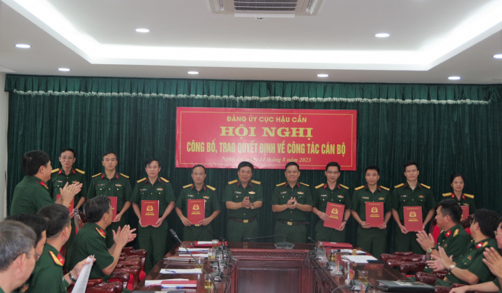 Cục Hậu cần Quân khu 4: Công bố, trao quyết định về công tác cán bộ năm 2023