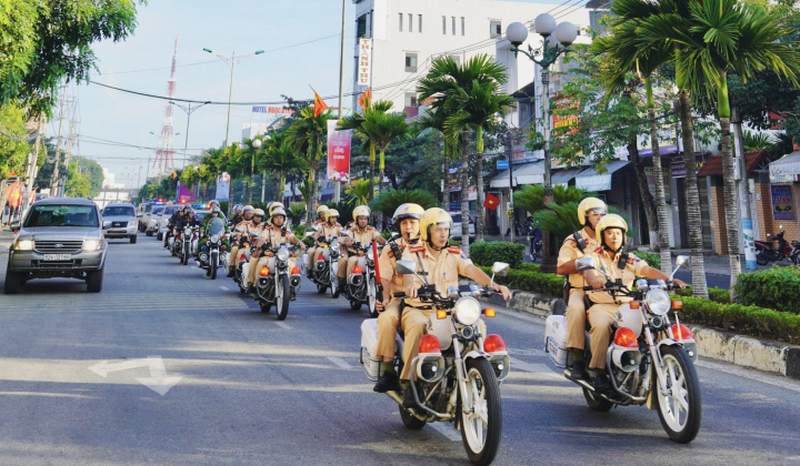 Phòng CSGT, Công an tỉnh Kon Tum: Ra quân đảm bảo ATGT, TTXH đầu năm 2024, dịp Tết Nguyên đán và các lễ hội đầu Xuân