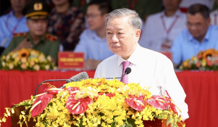 Chủ tịch nước dự lễ ra mắt lực lượng tham gia bảo vệ ANTT cơ sở tại TPHCM