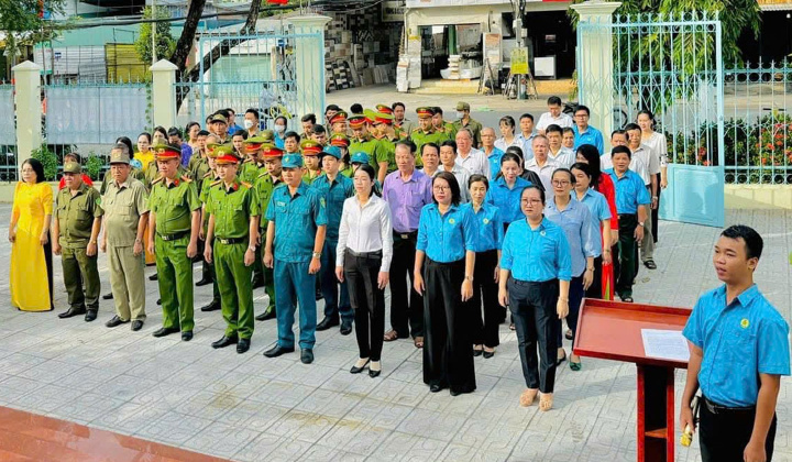 Dâng hương và thăm gia đình chính sách, Bà Mẹ VNAH nhân dịp Quốc khánh