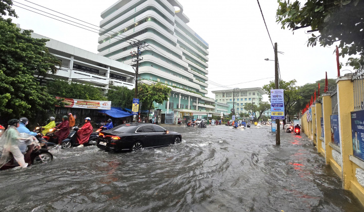 Chủ động ứng phó áp thấp nhiệt đới có khả năng mạnh lên thành bão