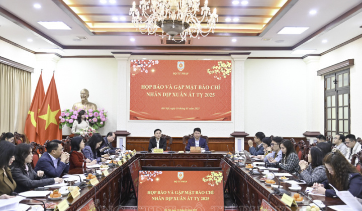 Bộ Tư pháp họp báo và gặp mặt báo chí nhân dịp Xuân Ất Tỵ 2025