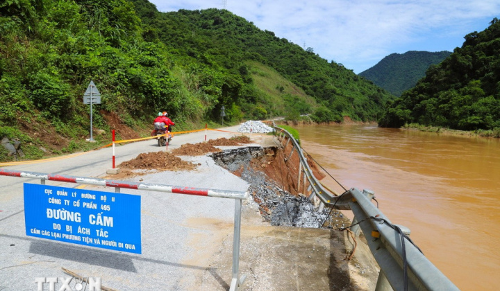 Chủ động ứng phó nguy cơ mưa lũ, lũ ống, lũ quét, sạt lở đất do ảnh hưởng của bão số 11