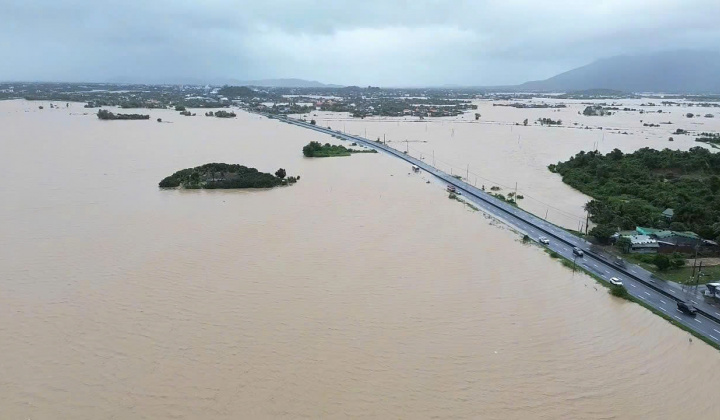 Khánh Hòa: Hỗ trợ 60 triệu đồng cho mỗi hộ có nhà bị đổ, sập hoàn toàn