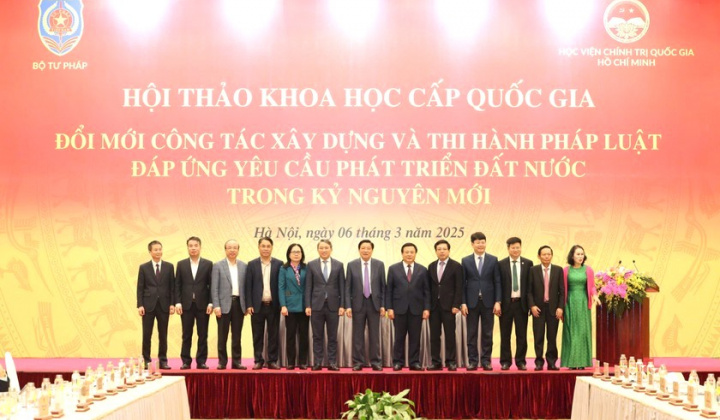 Đổi mới mạnh mẽ và tăng cường đầu tư nguồn lực cho công tác xây dựng và thi hành pháp luật