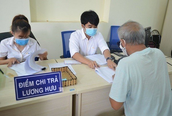 Thủ tướng chỉ đạo chi trả lương hưu tháng 5 sớm