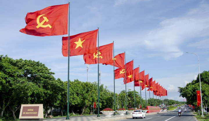 Vững bước trên con đường đi lên chủ nghĩa xã hội