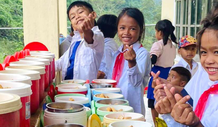 Hoàn thiện Nghị định về miễn, giảm học phí; hỗ trợ bữa trưa cho học sinh biên giới