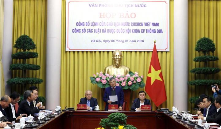 Công bố Lệnh của Chủ tịch nước về 12 luật liên quan lĩnh vực kinh tế