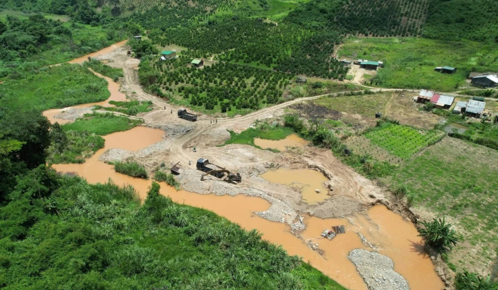 Khai thác tài sản công trái phép bị phạt đến 5 triệu đồng