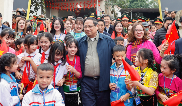 Không để ai không có Tết