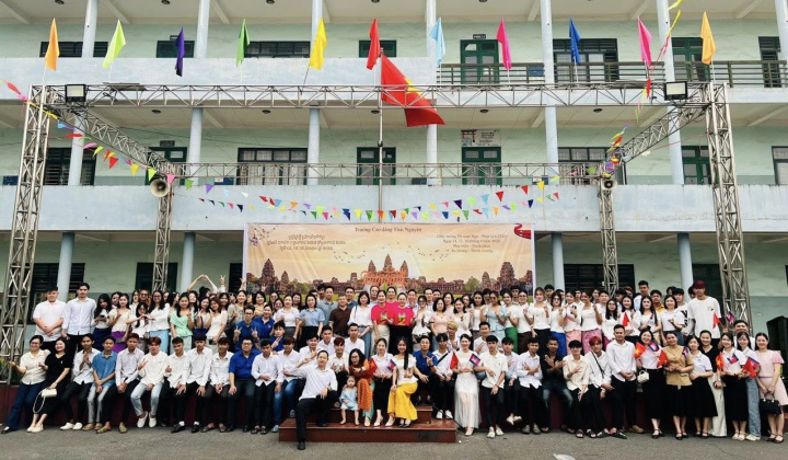 Lưu học sinh Lào, Campuchia đón Tết Bunpimay, Chol Chnam Thmay tại Cao đẳng Thái Nguyên