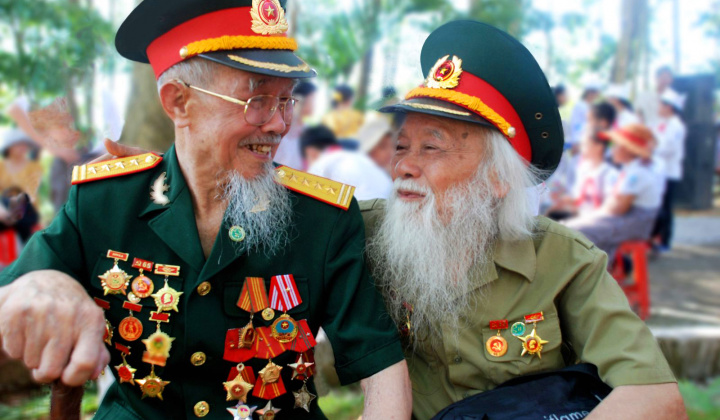 Chăm lo người có công nhân dịp 51 năm Ngày Giải phóng miền Nam