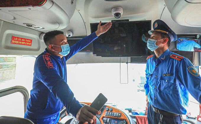 Mở đợt cao điểm xử phạt xe ô tô “chây ì” lắp camera giám sát