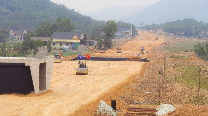 "Bão giá" trên công trường cao tốc Bắc - Nam: Kỳ 1: Cao tốc QL45 - Nghi Sơn: Chủ các mỏ đất đóng cửa khiến đại công trường tê liệt