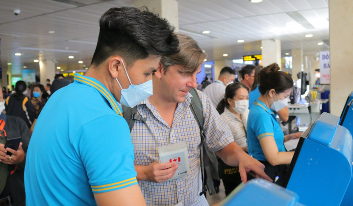 Vietnam Airlines Group phục vụ 2,4 triệu khách dịp Tết Quý Mão 2023