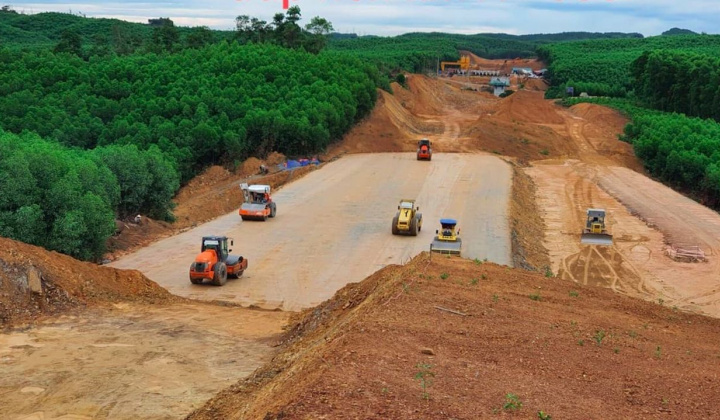 Cao tốc QL 45 – Nghi Sơn: Bộ GTVT phê bình nhà thầu Tập đoàn Miền Trung và Vinaconex