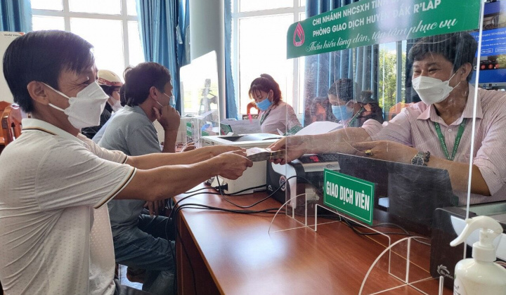 Đắk Nông: Học sinh sinh viên được vay vốn mua máy tính học tập trực tuyến