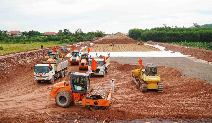 Bộ Giao thông nhắc nhở ba dự án cao tốc chậm giải ngân