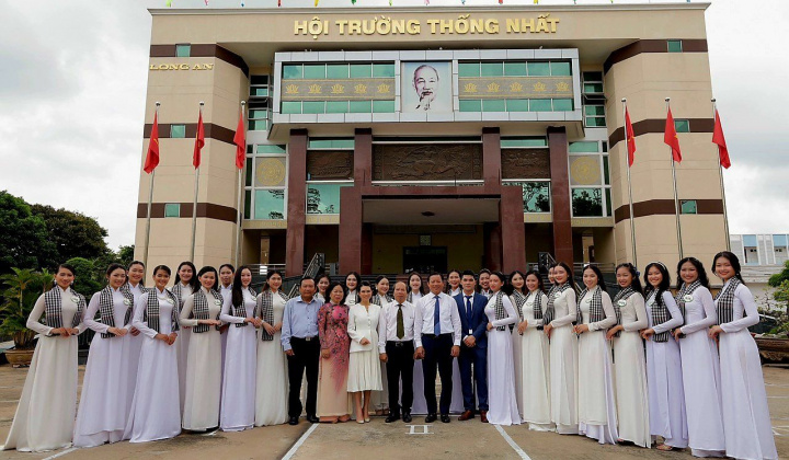 Top 25 thí sinh Hoa khôi Sông Vàm 2022 tham gia các hoạt động ý nghĩa