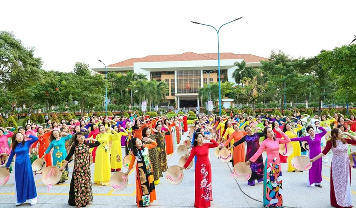 Lễ hội Áo dài TP.HCM lần thứ 9 năm 2023 – Tự hào sắc màu dân tộc