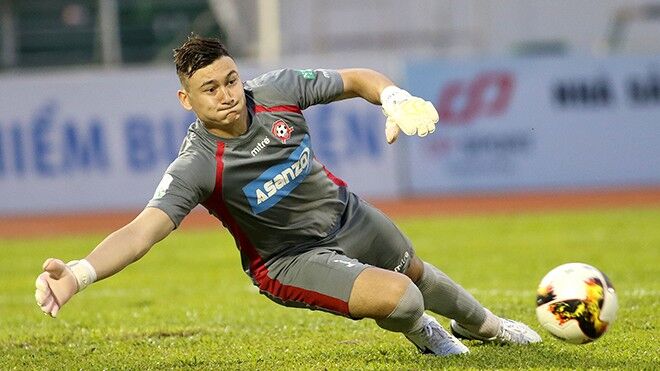 Đặng Văn Lâm là thủ môn hay nhất V-League 2018