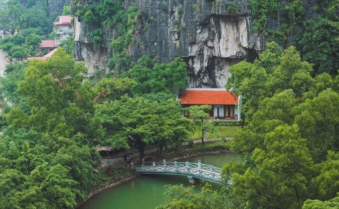 Giới trẻ lại rần rần check-in Hang Múa Ninh Bình