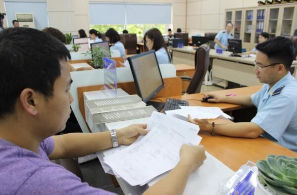 Ngành hải quan 'chạy nước rút' 3 tháng cuối năm