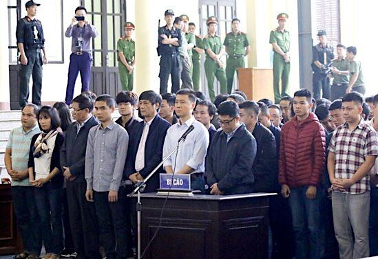Xét xử cựu Trung tướng Phan Văn Vĩnh và 91 đồng phạm