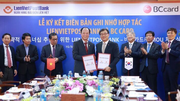 LienVietPostBank và BC Card hợp tác phát hành thẻ thông minh