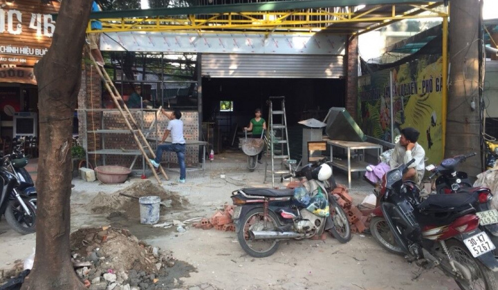Hàng loạt công trình có dấu hiệu vi phạm lấn chiếm vỉa hè và vệ sinh môi trường tại phường Dịch Vọng Hậu, quận Cầu Giấy ?