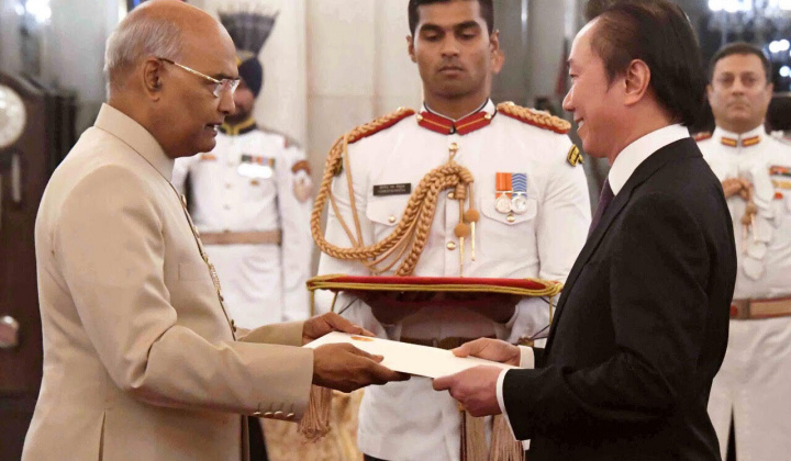 Đại sứ Việt Nam trình Quốc thư lên Tổng thống Ấn Độ