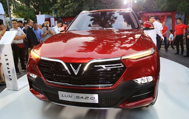 Cận cảnh SUV hạng sang VinFast Lux SA 2.0 vừa ra mắt