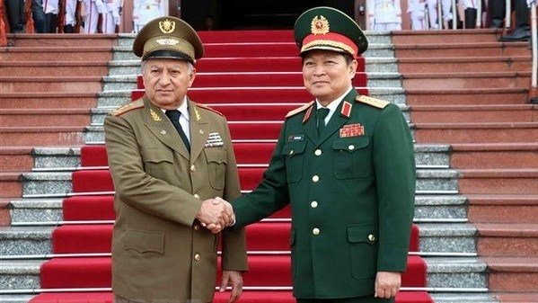 Defence Minister holds talks with Cuban counterpart