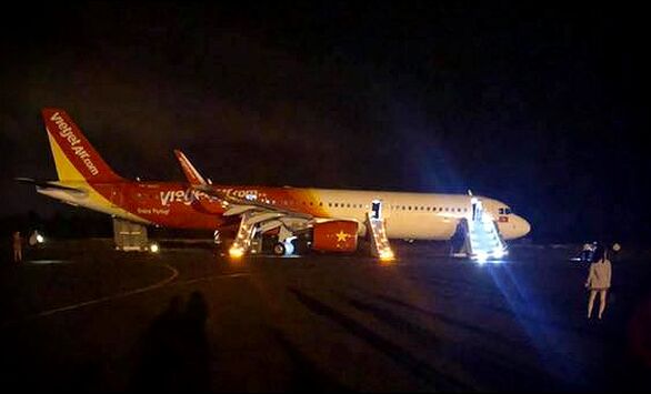 Hành khách hoảng loạn vì máy bay Vietjet Air gặp sự cố nghiêm trọng khi hạ cánh ở Buôn Ma Thuột