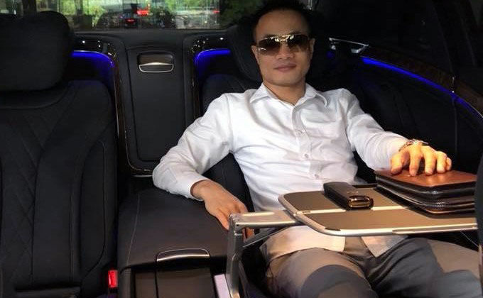 Từ cậu sinh viên nghèo đến đại gia đi siêu xe Maybach