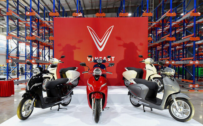 VinFast ra mắt mẫu xe máy điện thông minh