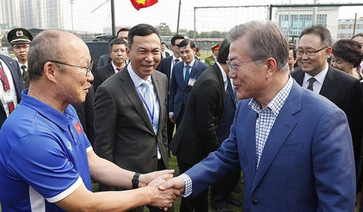 Tổng thống Hàn Quốc chúc mừng đội tuyển Việt Nam và HLV Park Hang-seo