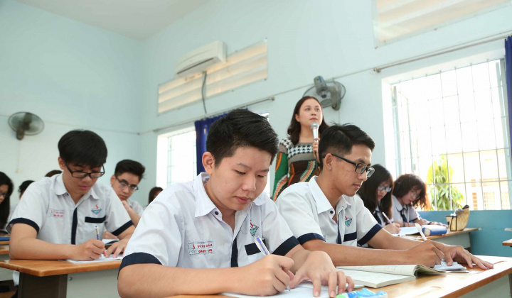 Ôn thi THPT quốc gia: Hiệu quả nhưng không quá tải
