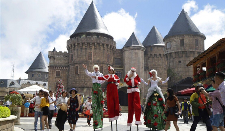 Du khách hẹn nhau về Đà Nẵng đón Giáng sinh, năm mới theo phong cách Âu