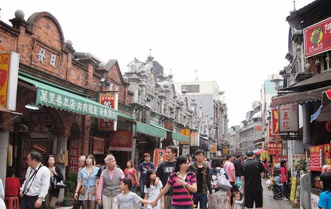 Siết chặt quản lý việc đưa người Việt Nam đi du lịch nước ngoài